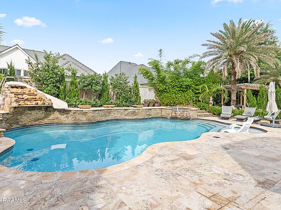 2nd image of 114 English Gardens Pkwy