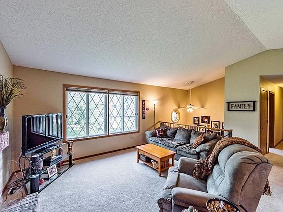 Open floor plan w/vault creates a bright and spacious feel.