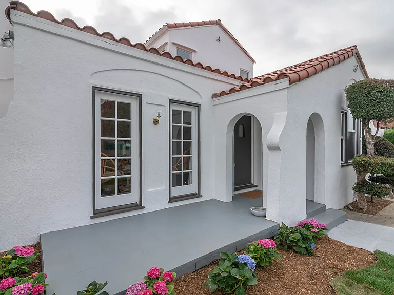 7319 S Hobart Blvd — Photo 37