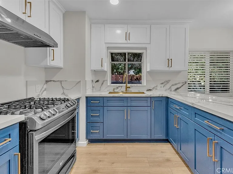 7015 Amigo Ave — Photo 17