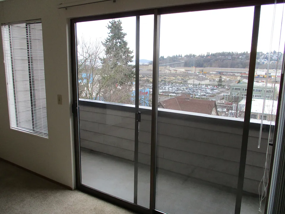 2015 13th Ave W #202