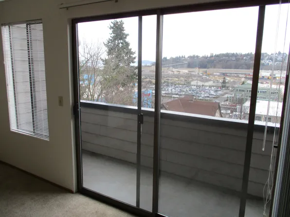 2015 13th Ave W #202, Seattle, WA 98119