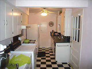 4th image of 3937 Philwood Ave