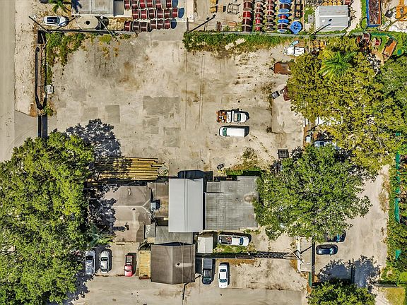 2nd image of 4901 SW 51st Street