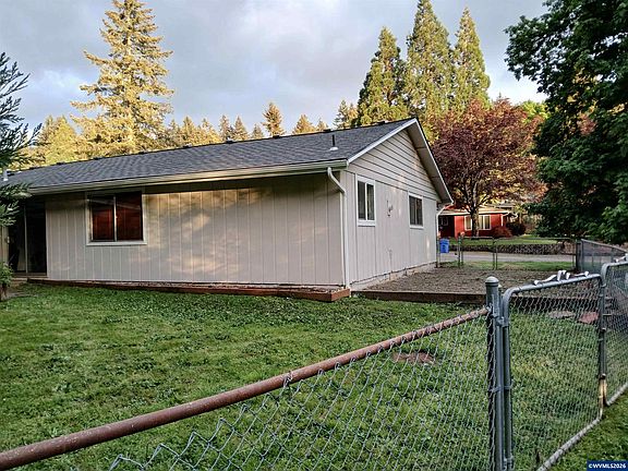 3rd image of 5405 Val View Dr SE