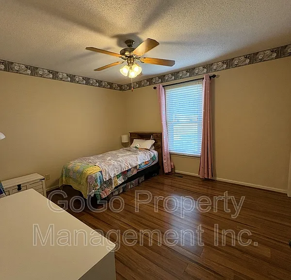 321 N Valley View Dr — Photo 19