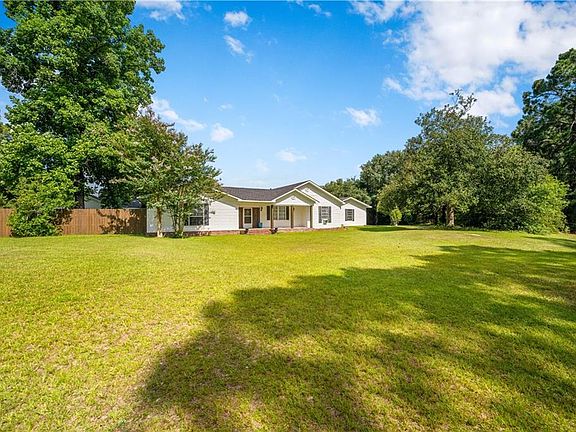 4th image of 246 Country Club Rd