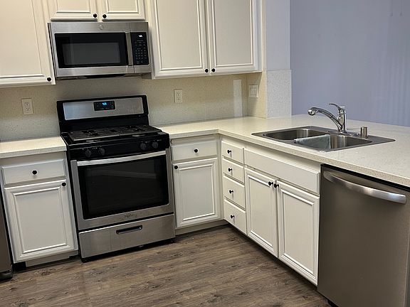 2nd image of 2238 Lago Ventana