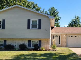 407 N Broadway St, Hudson, IL