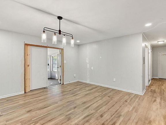 4th image of 106 Mockingbird Ln