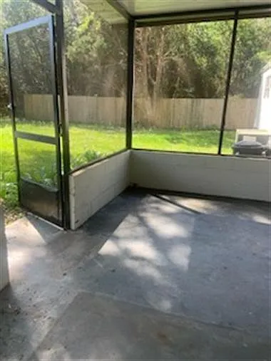 4406 N Pine Dr — Photo 7