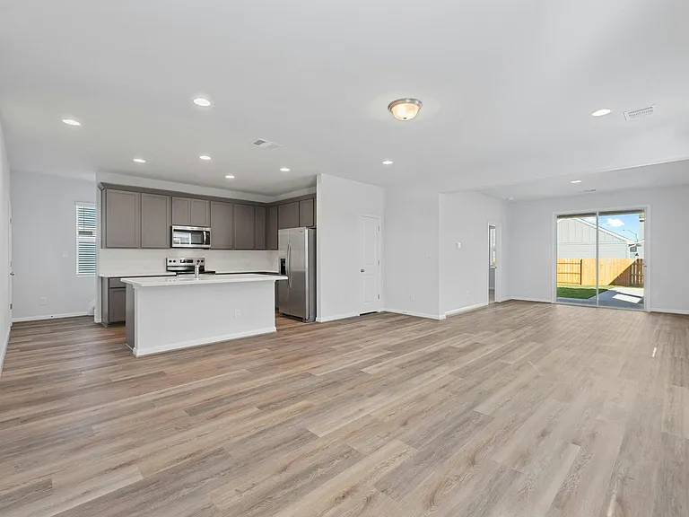 209 Cherry Blossom Ln — Photo 4