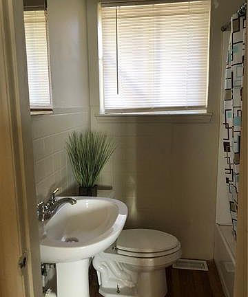 3rd image of 2135 Finchley Dr