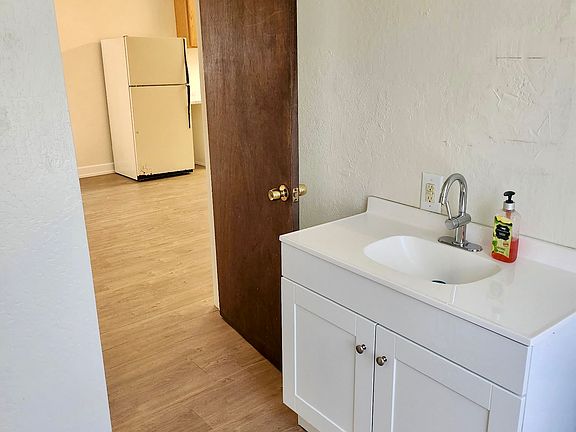 4th image of 7571 Church St #2
