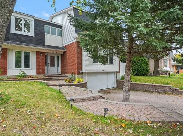 1926 Marquis Ave, Ottawa, ON K1J 8J2