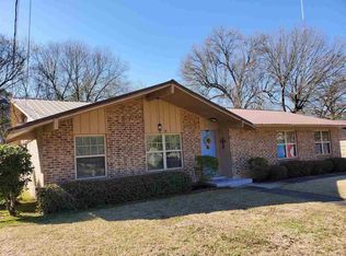 410 Cavite Pl, Wake Village, TX 75501