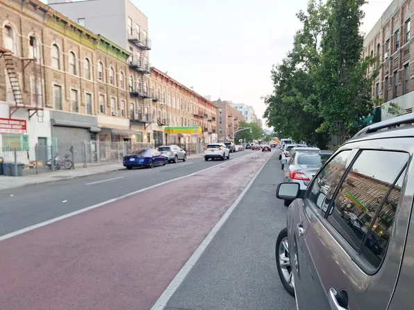 1089 Rogers Avenue image 4 of 5