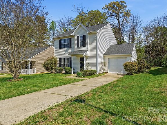 3rd image of 836 Almora Dr