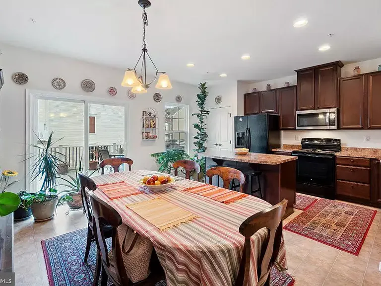 1280 Rannoch Ln — Photo 16