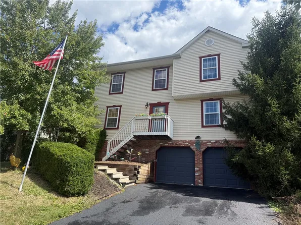 214 Hooks Ln, Canonsburg, PA 15317