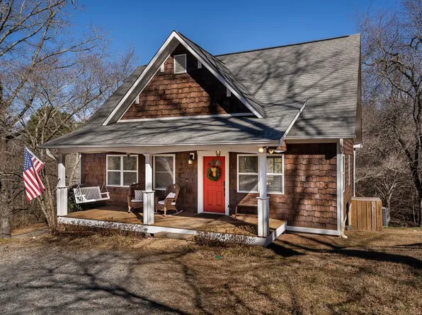 35 High Point Trl, Blue Ridge, GA 30513