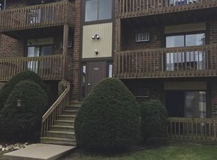 429 Berkshire Dr APT 21, Crystal Lake, IL 60014