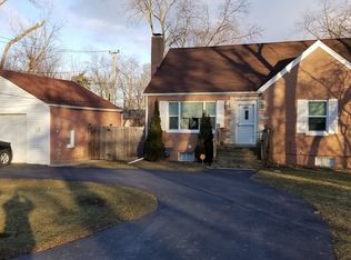 2717 N McAree Rd, Waukegan, IL 60087