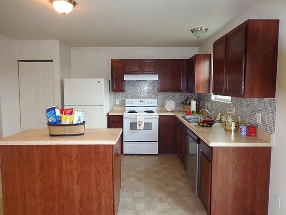 4th image of 8015 Beechwood Blvd