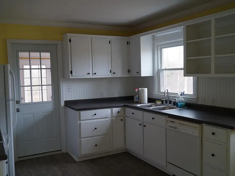445 Bess Town Rd — Photo 8