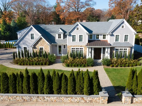 905 Hammond St, Brookline, MA 02467