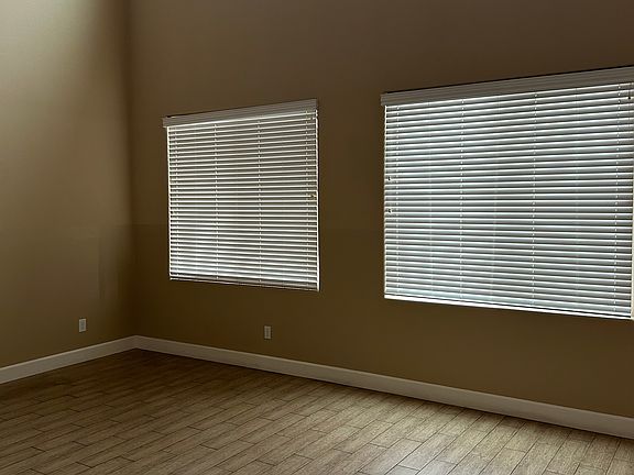5th image of 1178 Como Dr