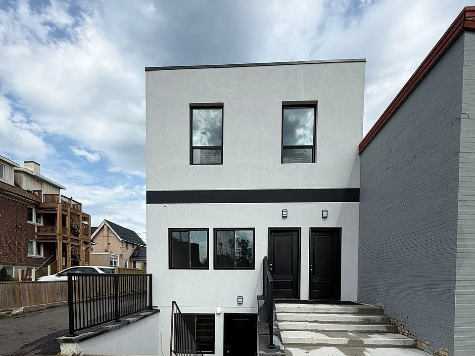 28 West St N #LOWER LEVEL