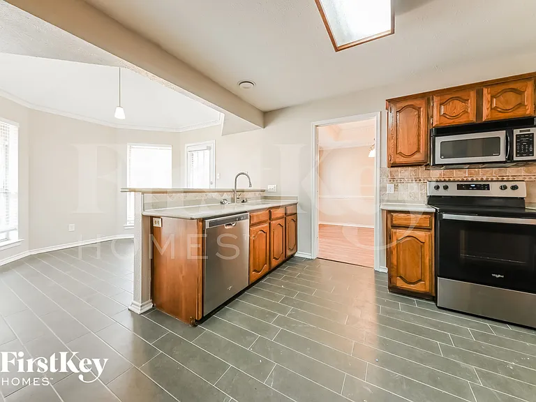542 Renee Ln — Photo 6