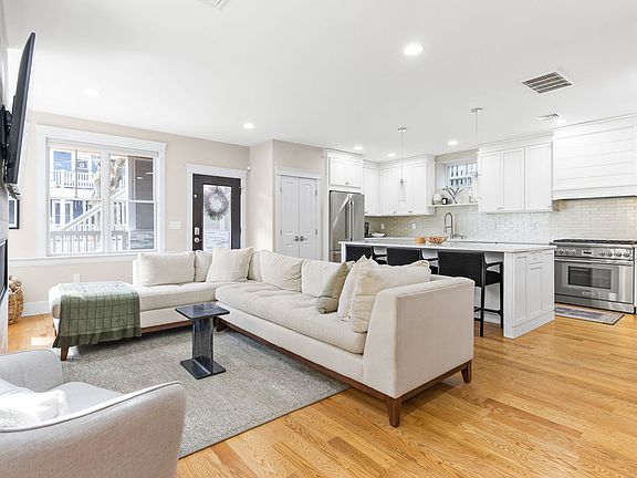 5th image of 7 Whitman St #1