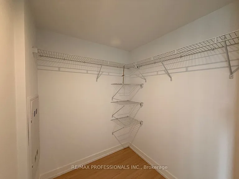 19 Bathurst St #1708 — Photo 19
