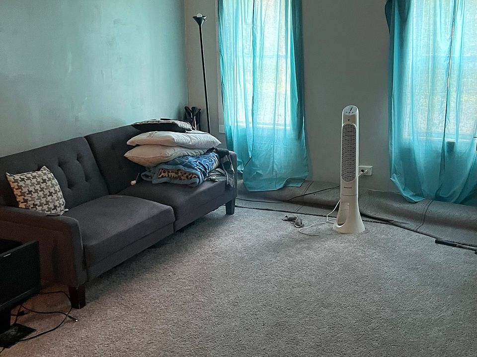 2nd image of 169-173 Pecks Rd #1