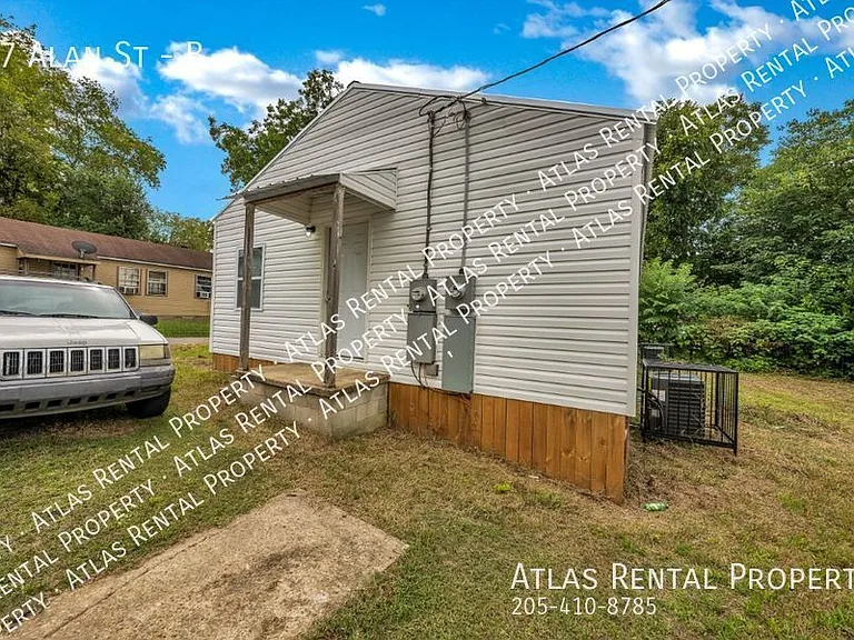 77 Alan St #B — Photo 4