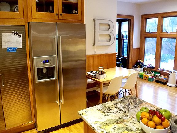 5th image of 733 W Delavan Ave APT 2