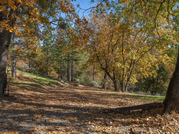 271 Sierra Madre Rd, Railroad Flat, CA 95248