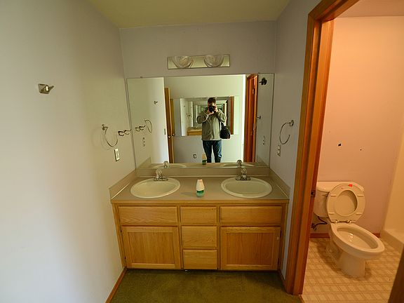 4th image of 7008 SE Wrenfield St
