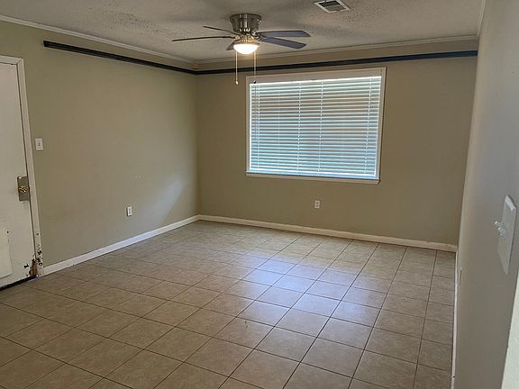 4th image of 9 Wingate Dr