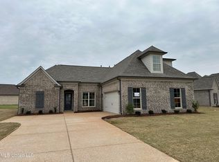 1840 Benton Dr, Hernando, MS 38632