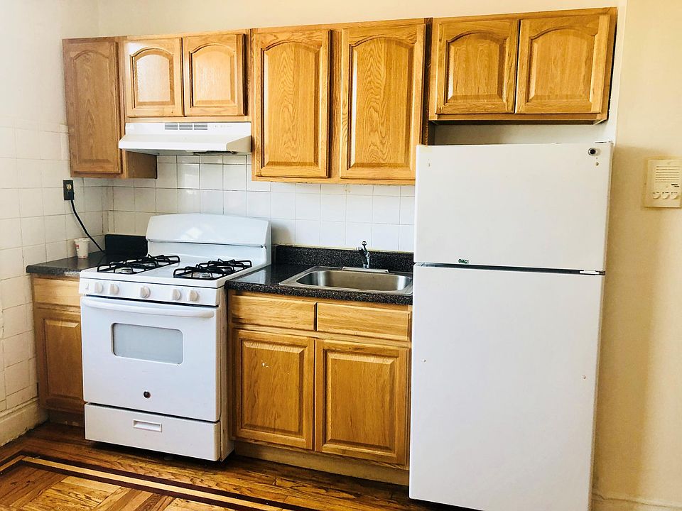 2nd image of 1723 Hobart Ave #3G