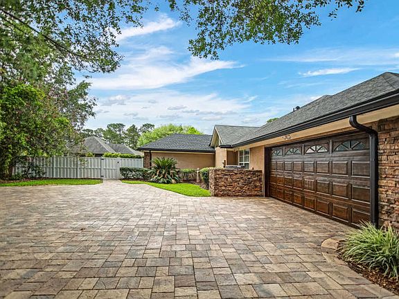 3rd image of 12848 Vickers Lake Ct