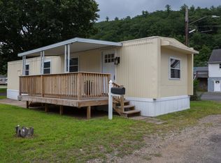 6 Donna St, Beacon Falls, CT 06403