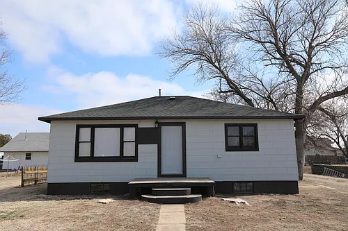 2107 Avenue D Photo 1