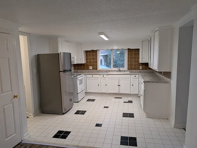 1521 Wiljohn Rd — Photo 10