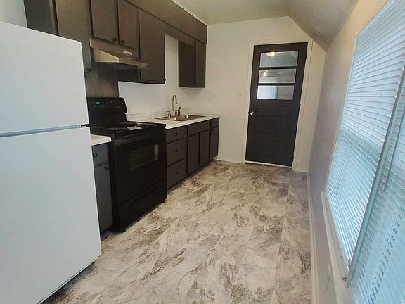 5th image of 136 Maple Ave #3