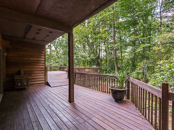 3rd image of 139 Freedom Valley Cir