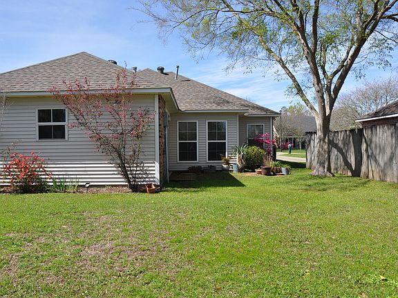 3rd image of 14440 Whispering Oaks Dr